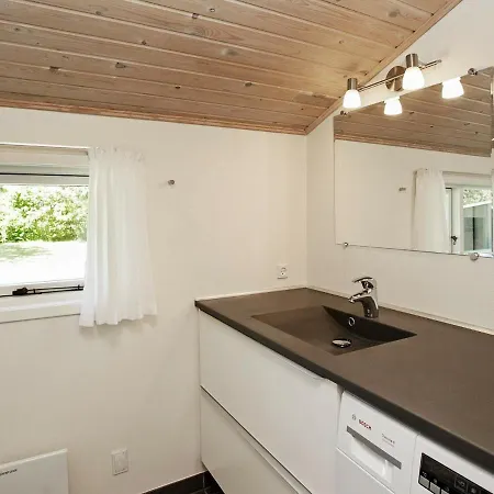 Three-bedroom Holiday In 28 Fjerritslev