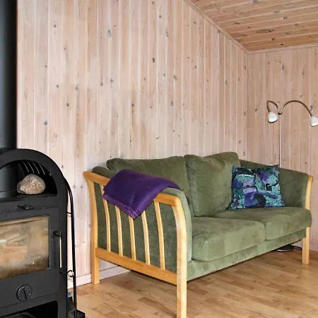 Three-bedroom Holiday In 28