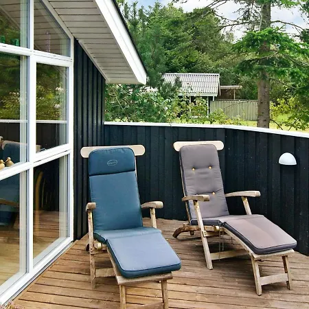 Three-bedroom Holiday In 28 Semesterbostad Fjerritslev