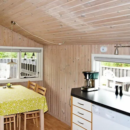 Three-bedroom Holiday In 28 Semesterbostad *
