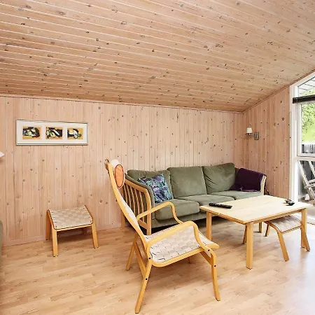 Three-bedroom Holiday In 28 Fjerritslev