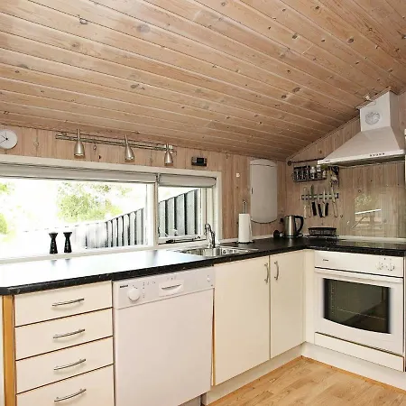 Three-bedroom Holiday In 28 Semesterbostad Fjerritslev